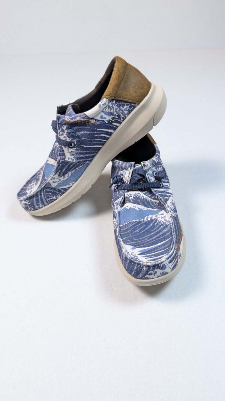 Ariat Hilo x Western Aloha Alenuihaha Slip On Shoes Men 9.5 NWOT Wave Print - Picture 2 of 12